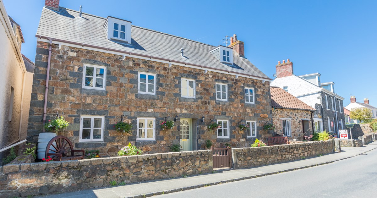 La Vieille Maison - Guernsey Property - Livingroom Guernsey And Jersey 